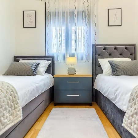 Luxury Petra Apartment *